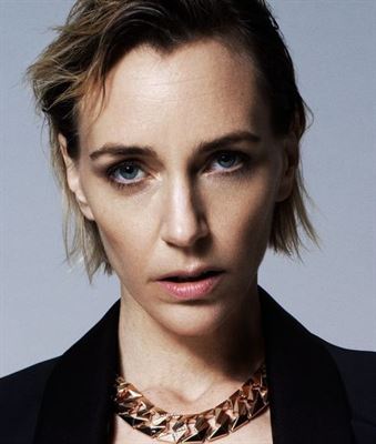 special-management-HANNELORE-KNUTS