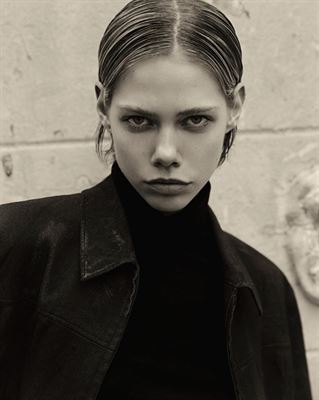 special-management-JULIA-BAUMGARTNER
